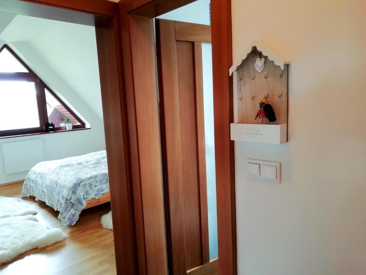 Apartman Aisha Kakaslomnic Kültér fotó